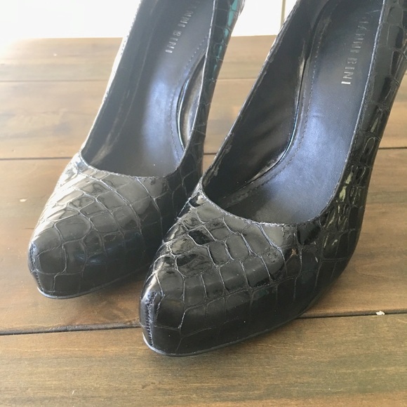 Gianni Bini faux alligator patent pumps - Picture 5 of 6